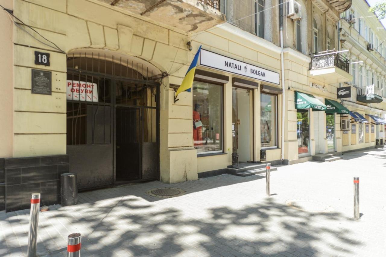 Comfortable Apartment In The Very Center Of 敖德萨 外观 照片