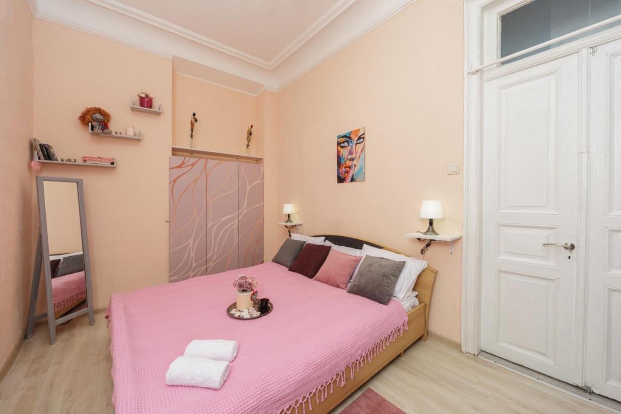 Comfortable Apartment In The Very Center Of 敖德萨 外观 照片